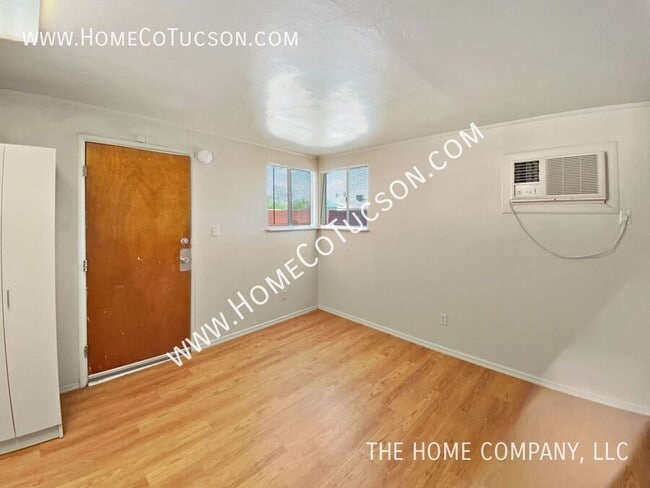 Building Photo - 5452 E Linden St