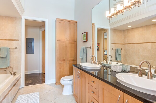 Building Photo - 2608 Erwin Rd