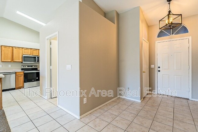 Building Photo - 251 W Windsor Dr