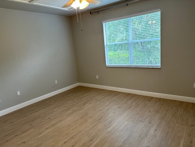 Building Photo - 20205 Merry Oak Ave
