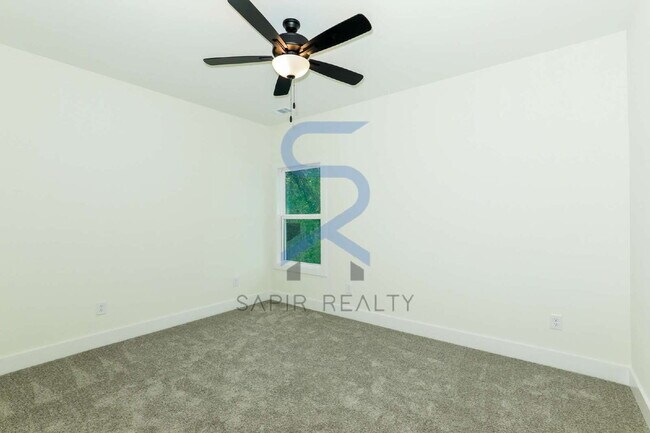 Building Photo - NEW LUXURY 5BR HOME | 10FT CEILINGS | NEAR LAKE LANIER | MOVE-IN READY