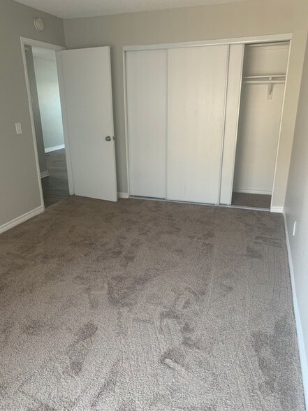 Building Photo - 7042 Fenway Dr