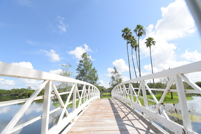 Building Photo - 11071 Baybreeze Way