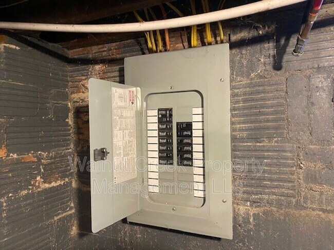 Building Photo - 2105 E 31st St