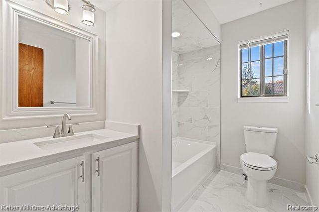Building Photo - 27300 Sandy Hill Ln