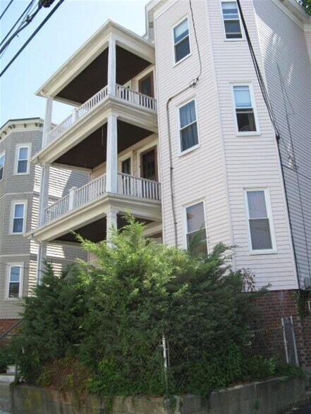 Primary Photo - 7 Belknap St