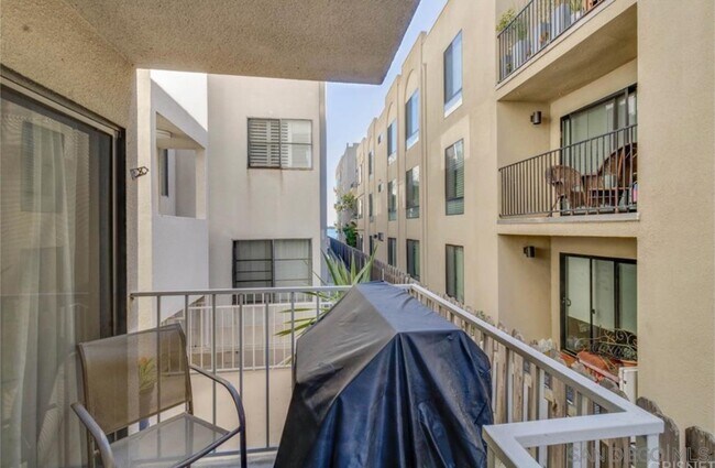 Building Photo - 1251 Parker Pl