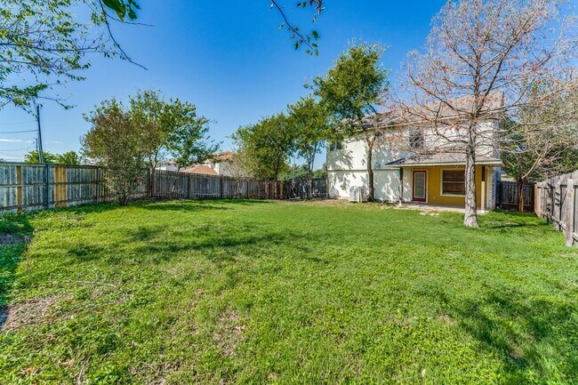 Building Photo - Recently updated home in Pflugerville