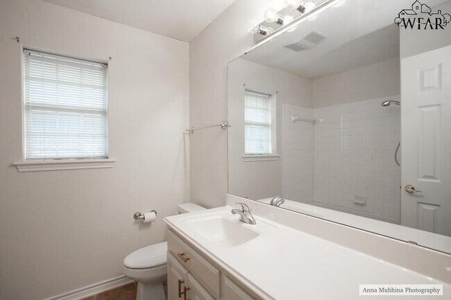 Building Photo - 8 St Andrews Ct