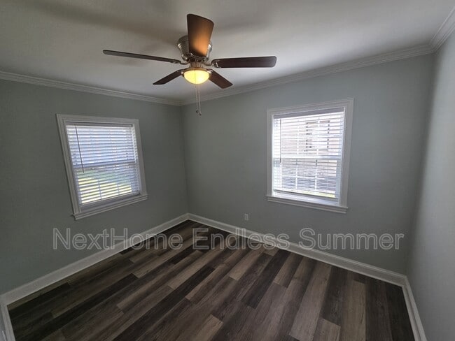 Building Photo - 4045 Bunnell Dr