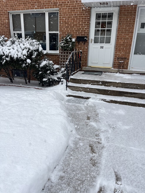 Building Photo - 32 N Albert St