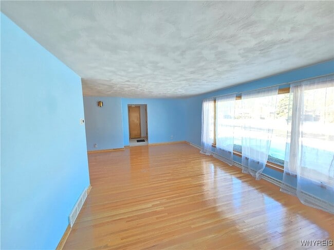 Building Photo - 39 Lennox Ave