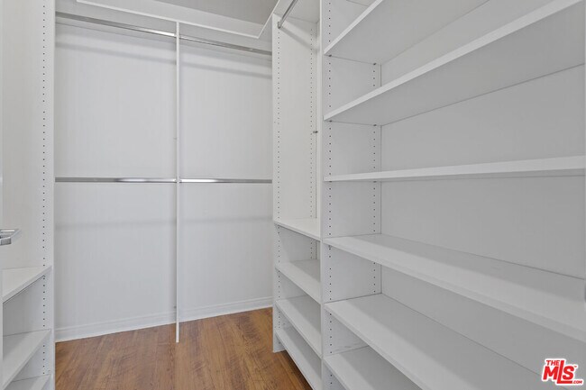 Building Photo - 12000 Goshen Ave