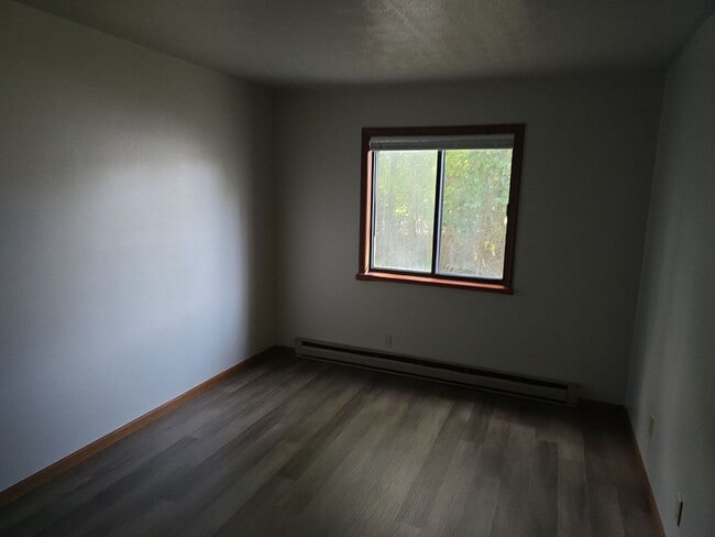 Building Photo - Welcome Home to Lagrange Living