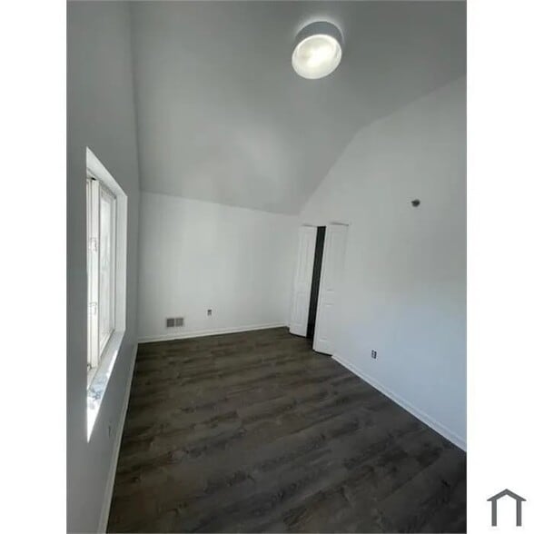 Building Photo - 18A Layton Ave