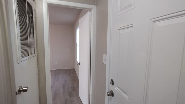 Building Photo - Beautiful Remodeled 2BR/2Bath Home - Granbury - Indian Harbor