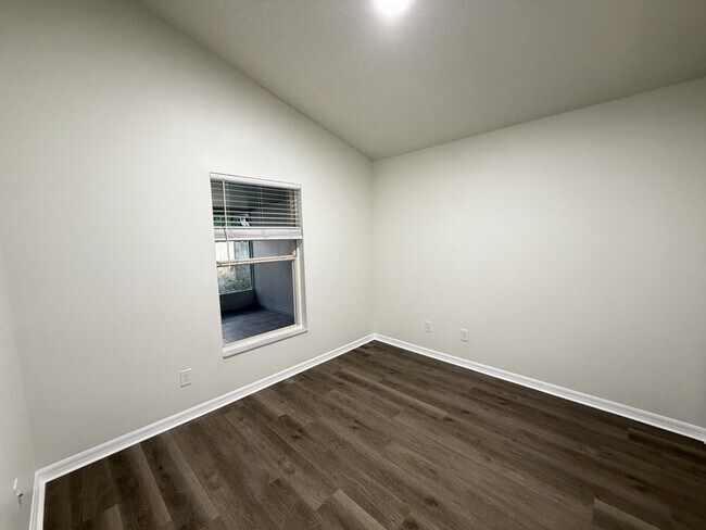 Building Photo - 10131 Rivers Trail Dr