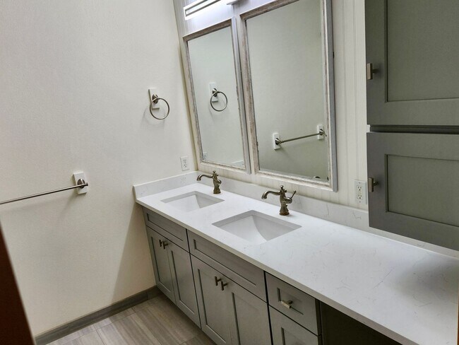 Building Photo - Beautiful 3 Bed / 2.5 Bath Townhome in Lake Stevens