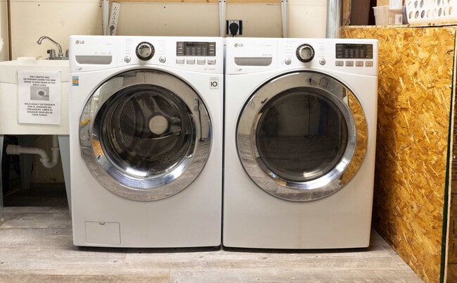 Building Photo - 8212 Bennett Rd