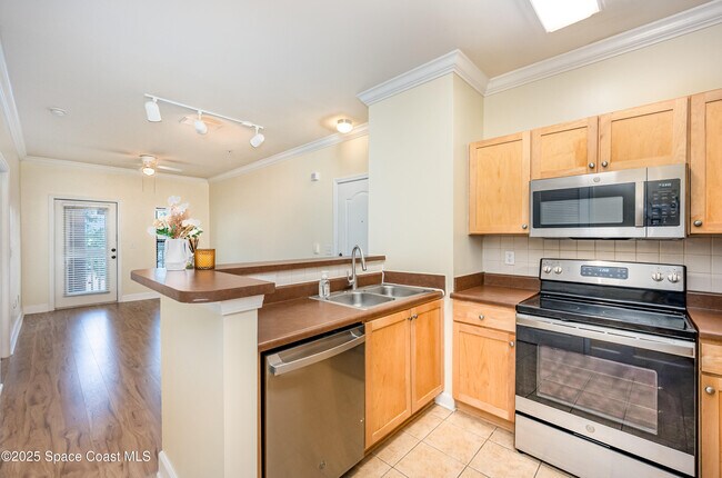 Building Photo - 6470 Borasco Dr