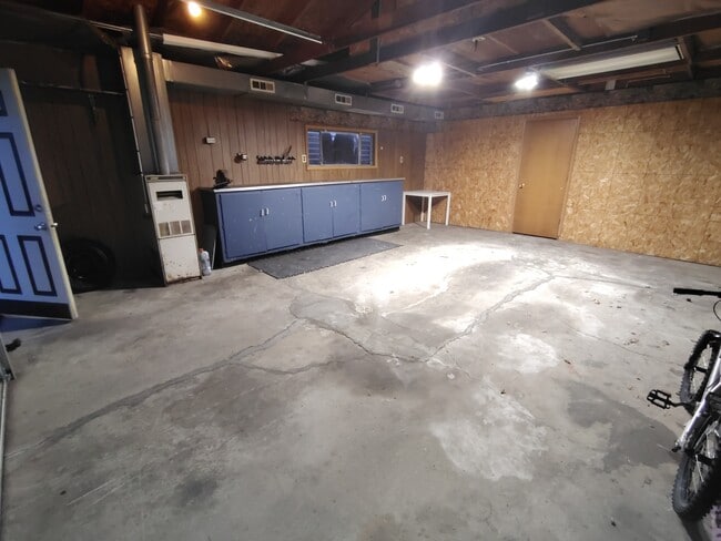 Building Photo - 242 S Adams St