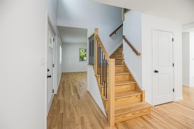 Building Photo - 250 Blauvelt Rd