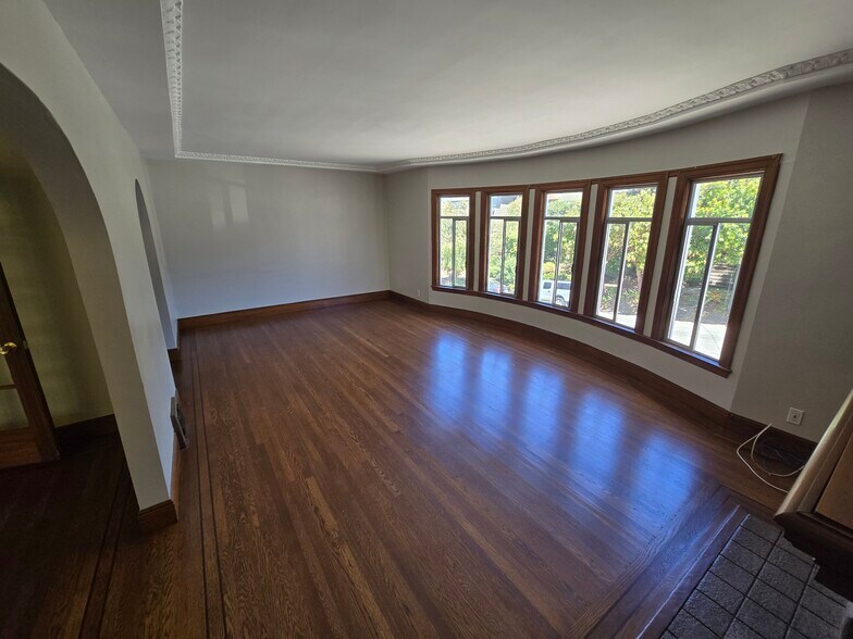 Large Living Room - 1681 9th Ave