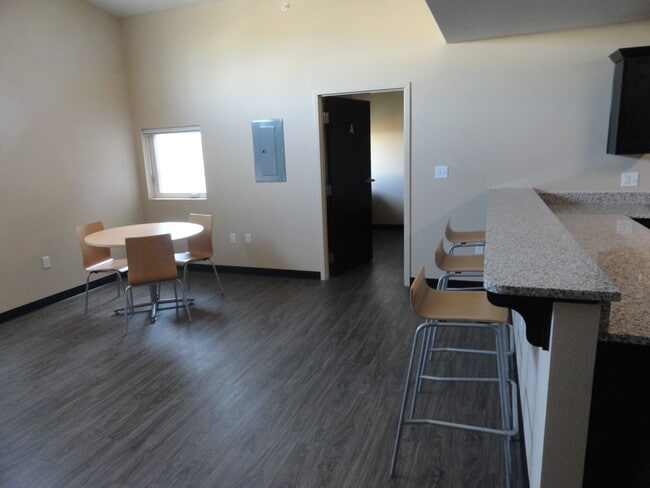 Building Photo - The Bay