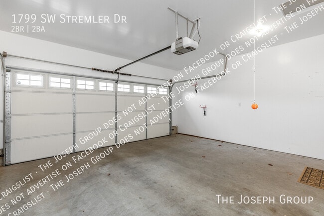 Building Photo - 1799 Stremler Dr
