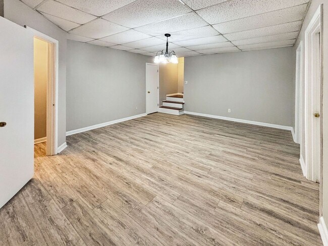 Building Photo - Beautiful 4 BR 3.5 BA Home in Marietta!