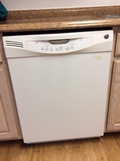 Full size dishwasher, refrigerator and oven - 3531 Forest Lane