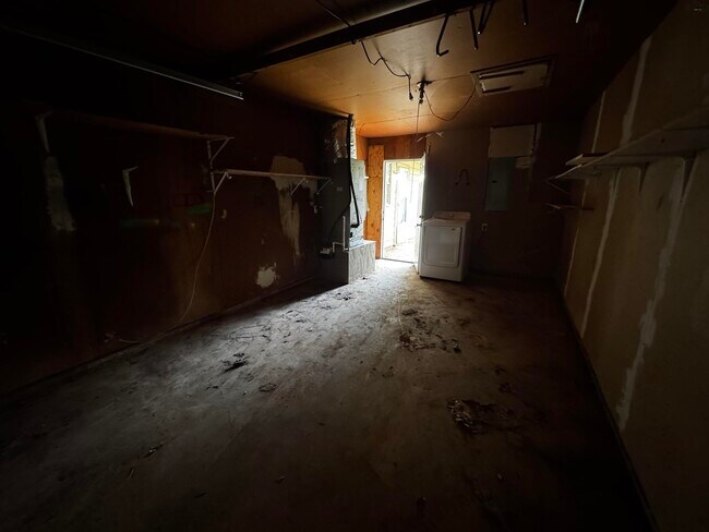 Building Photo - 1504 Red Fox Rd