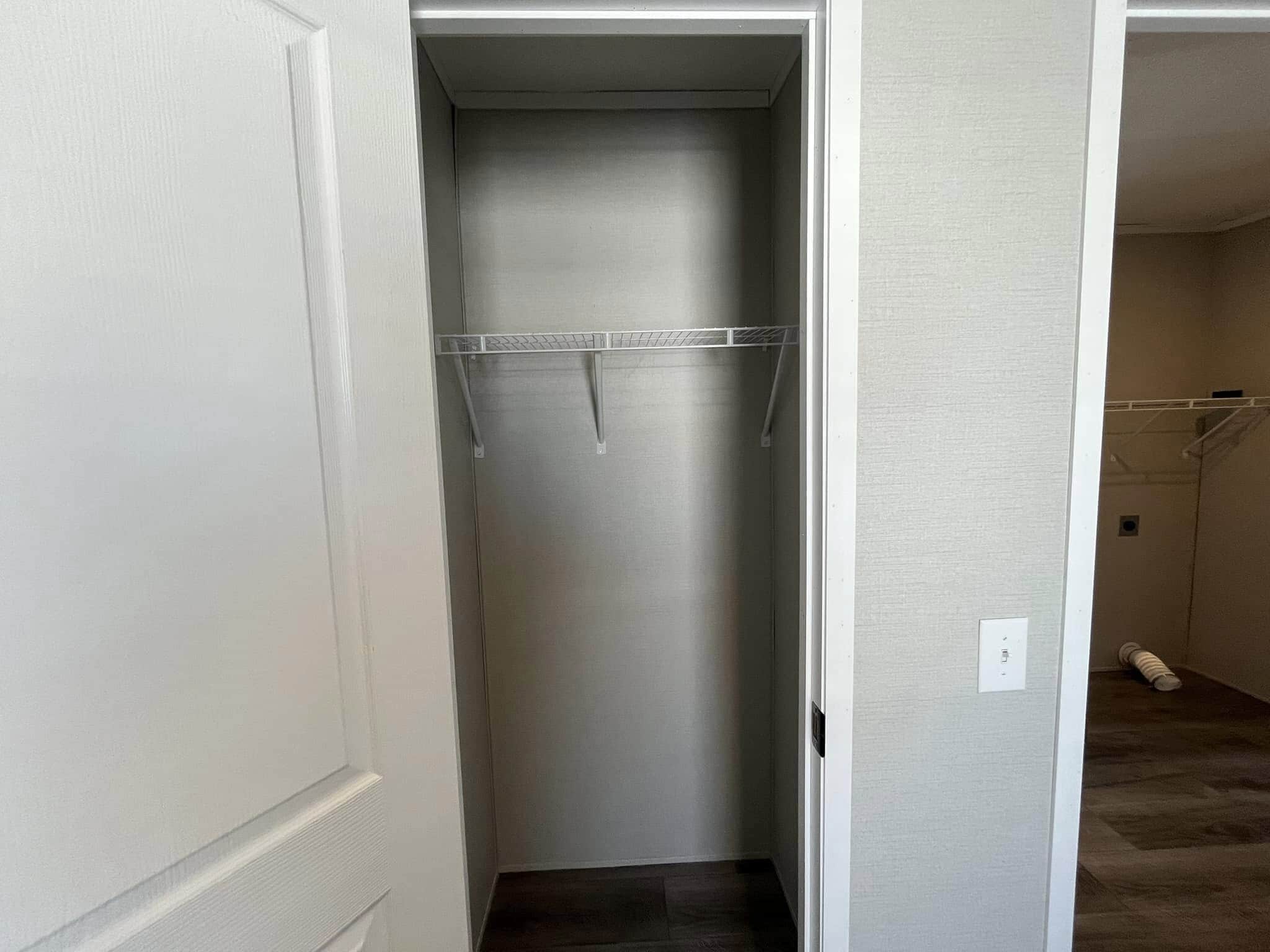 Building Photo - 1404 W Commodore Blvd