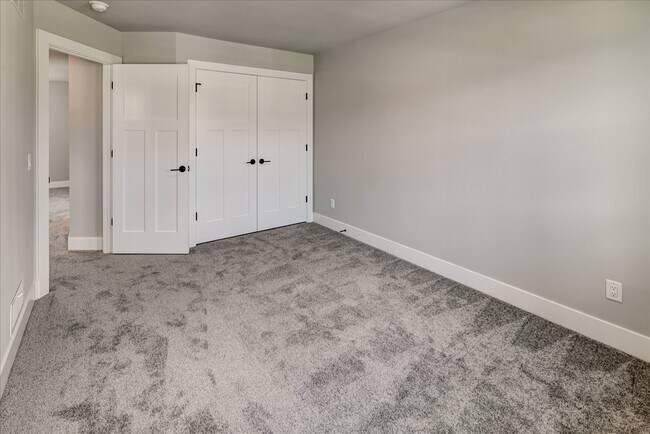 Building Photo - 4863 Lacy Rd