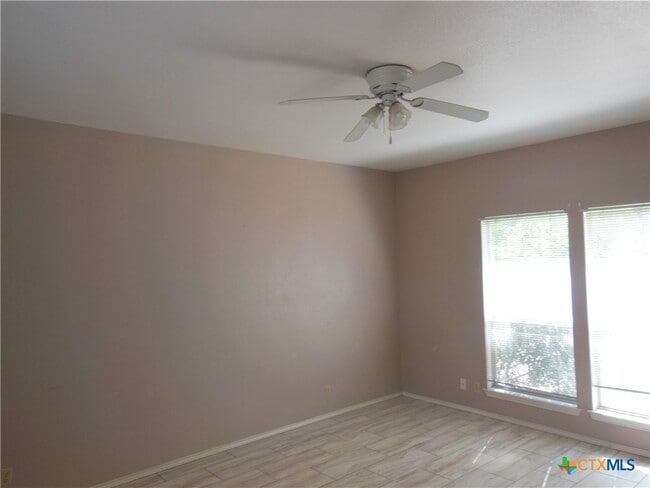 Primary Photo - 1641 Kuehler Ave