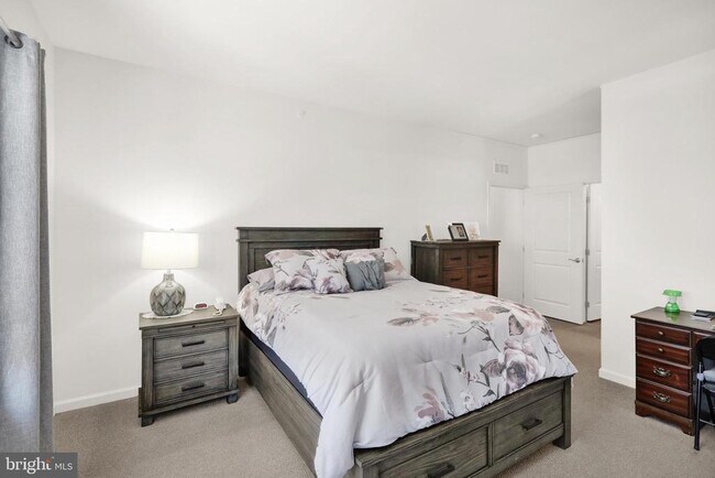 Building Photo - 113 Legacy Blvd