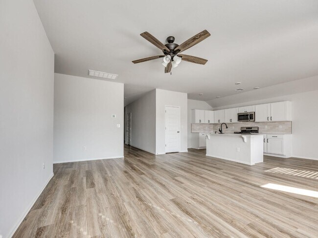 Building Photo - 10044 SW 40th St