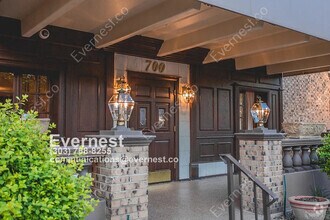 Building Photo - Cozy 2 Bed & 2 Bath Condo in Denver / Pet-...