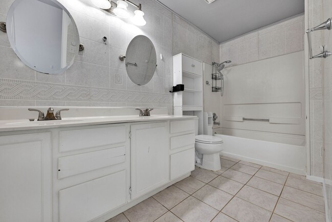 Building Photo - One story rental home in NW San Antonio!