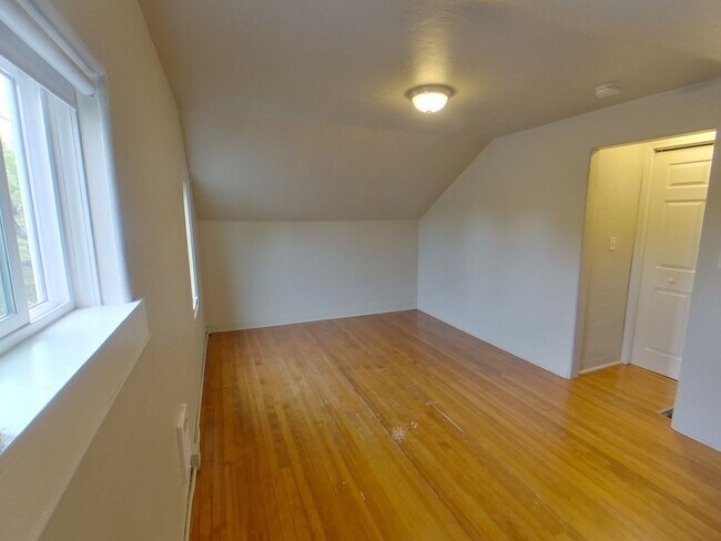 Building Photo - 203-207 NW 21st St.