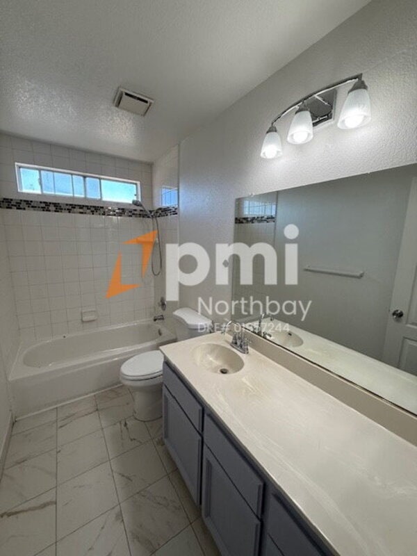 Building Photo - 893 Deerfield Pl