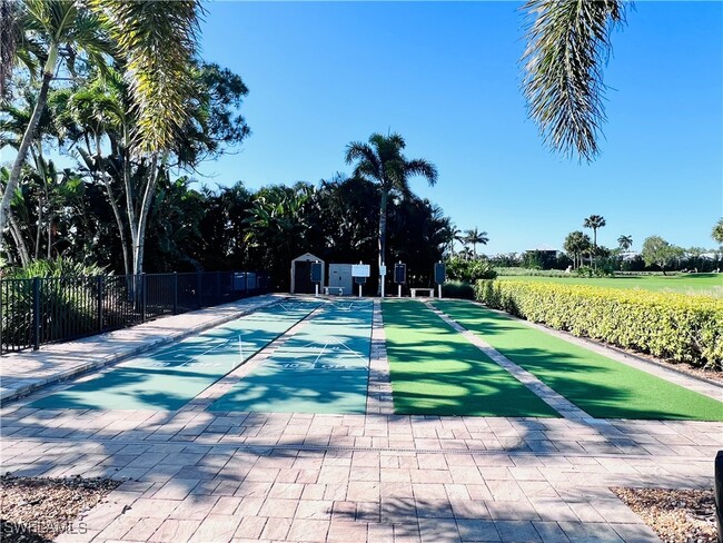 Building Photo - 255 Palm Dr