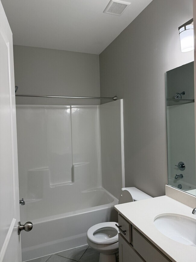 Building Photo - 1057 Vida Wy