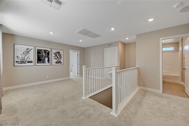 Building Photo - 10029 Luna River Ave