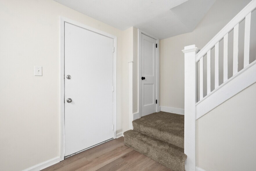 Building Photo - 437 5th St