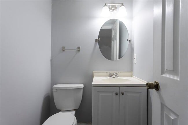 Building Photo - 1441 Springleaf Cir SE