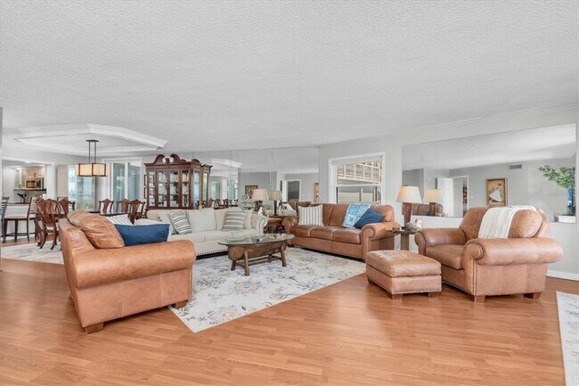 Building Photo - 6500 Sunset Way