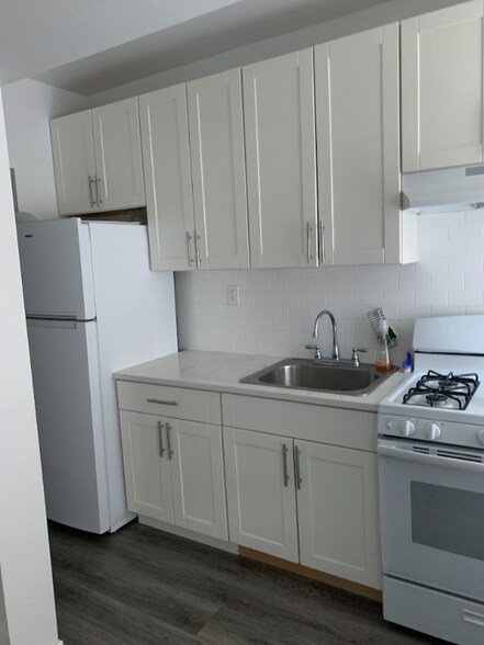 Primary Photo - 240 Ocean Pkwy