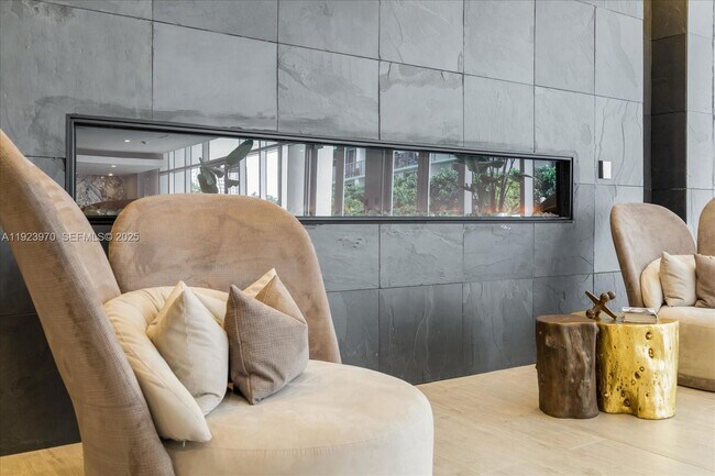 Building Photo - 488 NE 18th St