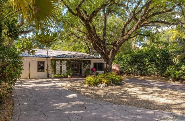Building Photo - 6870 SW 77th Terrace